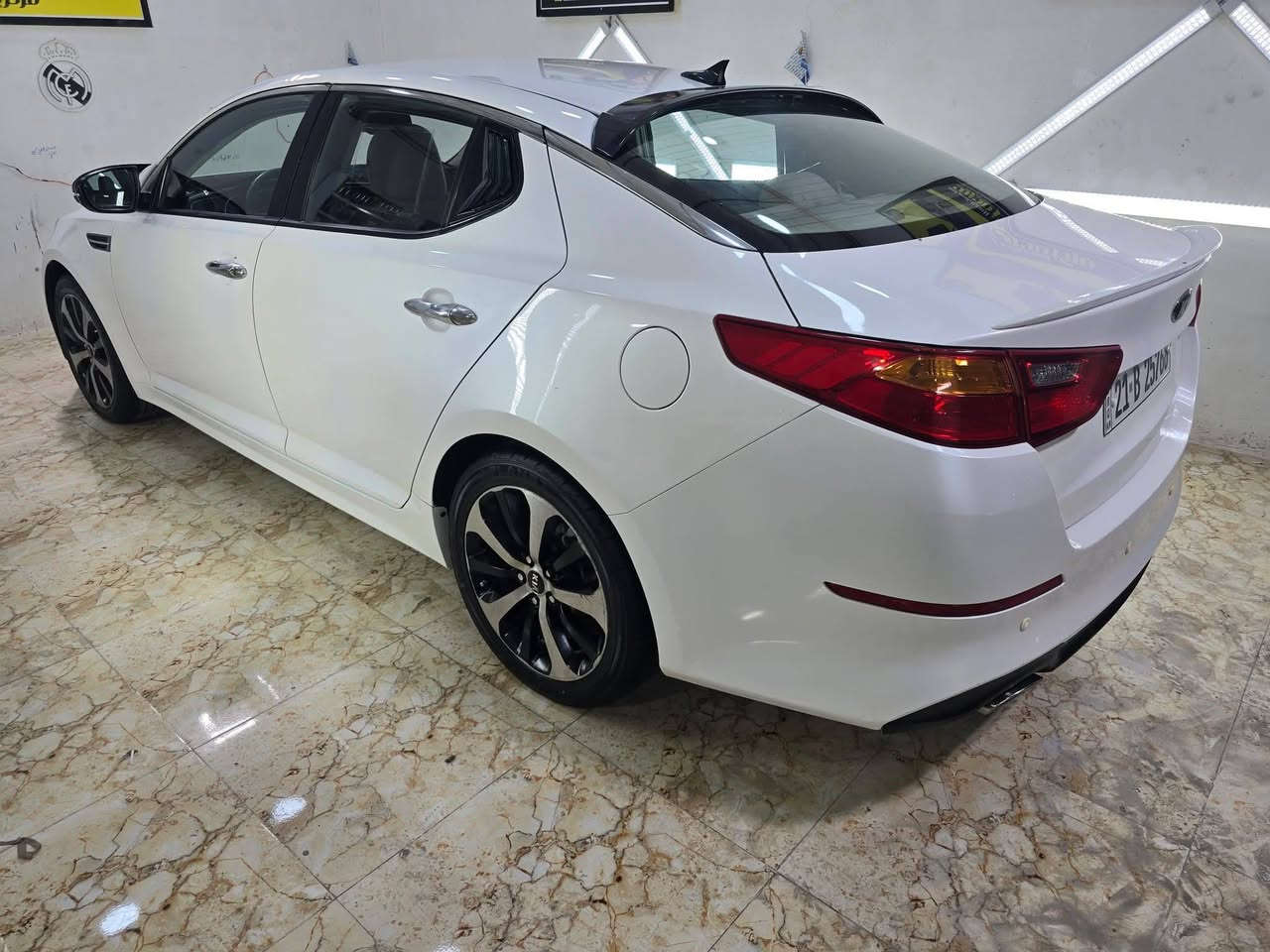 كيا اوبتما خليجي موديل 2015 رقم سليمانية
محرك 2400 دوش
محرك مفتوح ومجفت بدون تنقيص او تبخير 
صدر السيارة جيد
كير السيارة جيد
تخم تايرات جديد كوري نوعية ممتازة
باتري جديد
السيارة صبغ قطعتين جاملغات خلفية بدون حادث
السعر 120 بيها مجال بسيط
عنوان السيارة الانبار حديثة 
***********
