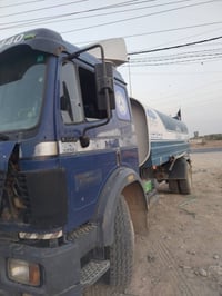 شاحنة • للبيع