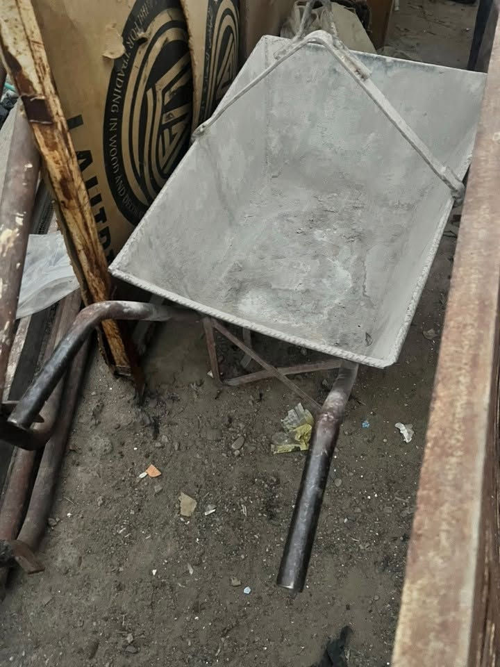 السلام عليكم ونج كامل للبيع
مكان بغداد 

***********
