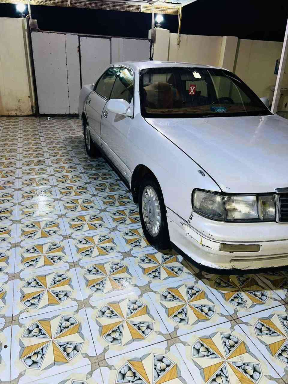 سياره كراون بطه منفصل موديل 1992 بصره
سياره حلوه تبريد شغال شاشه 
تخم تاير جديد .

محرك 2500 بلاد .السعر 35 وبيه مجال.
بيهه كصه بجم فقط.
 سنويه منتهيه 2021وباقي  التفاصيل على الاتصال
*********** Singapore
