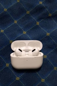 ايربود AirPods2 • مع ملحقات • صلاح الدين قضاء بلد
