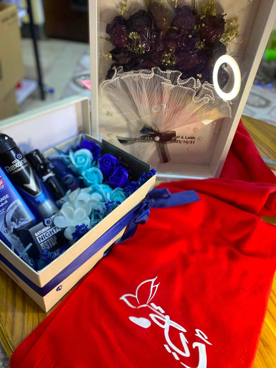 💍🌸 وين البنوتات اللي خطوبتهن جانت هالأسبوع؟ 😍😍
جماعة بعد الصفررر… دخلنا موسم الخطوبات رسميًا! 💐🤍

خلّوا ورد خطوبتكم يبقى وياكم لأطول فترة ممكنة بدل ما تروح ذكراه 🌸✨
نحوّله إلكم إلى قطعة ريزن مرتبة ومحفوظة، وبدزاينات تختاروها على ذوقكم، حتى تبقى ذكرى خطوبتكم مميزة ومحفوظة 🤍

🎀 وبمناسبة موسم الخطوبات… عروض وخصومات خاصة للعرائس 😍🔥

🚗 ومتوفّر توصيل مندوب: ياخذ الورد منكم ويرجعه إلكم بعد ما نجهزه بكل حب وترتيب 🌷

📞 للحجز والاستفسار:
***********

📩 احجزوا من هسه وخلو ذكرى خطوبتكم تبقى للأبد 🤍✨
