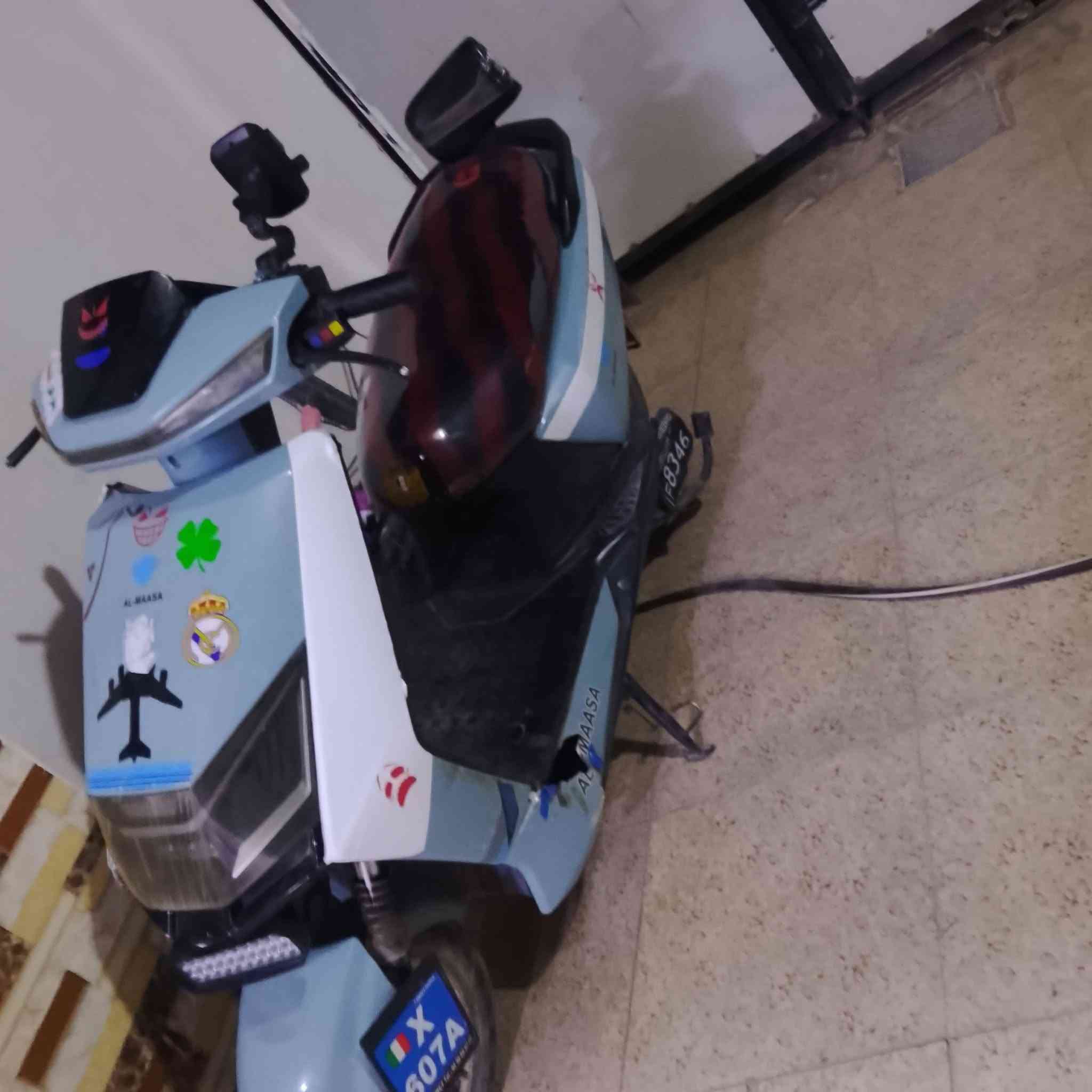دراجه شحن للبيع الماسة اخت الجديده ب 650 وبي مجال ست بطاريات عل فحص للتواصل ***********
