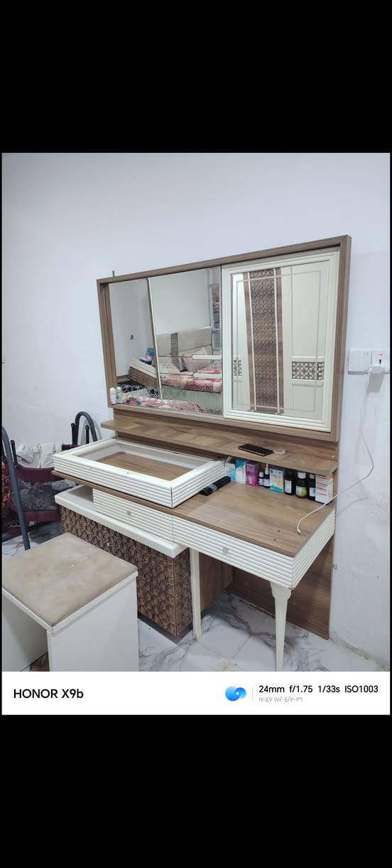 غرفه تركيه خشب hdf اضرارها بسيطه سعرها 400 الف بيها مجال المكان كربلاء حي العسكري الطاقه للاستفسار الاتصال على الرقم *********** كربلاء, العراق
