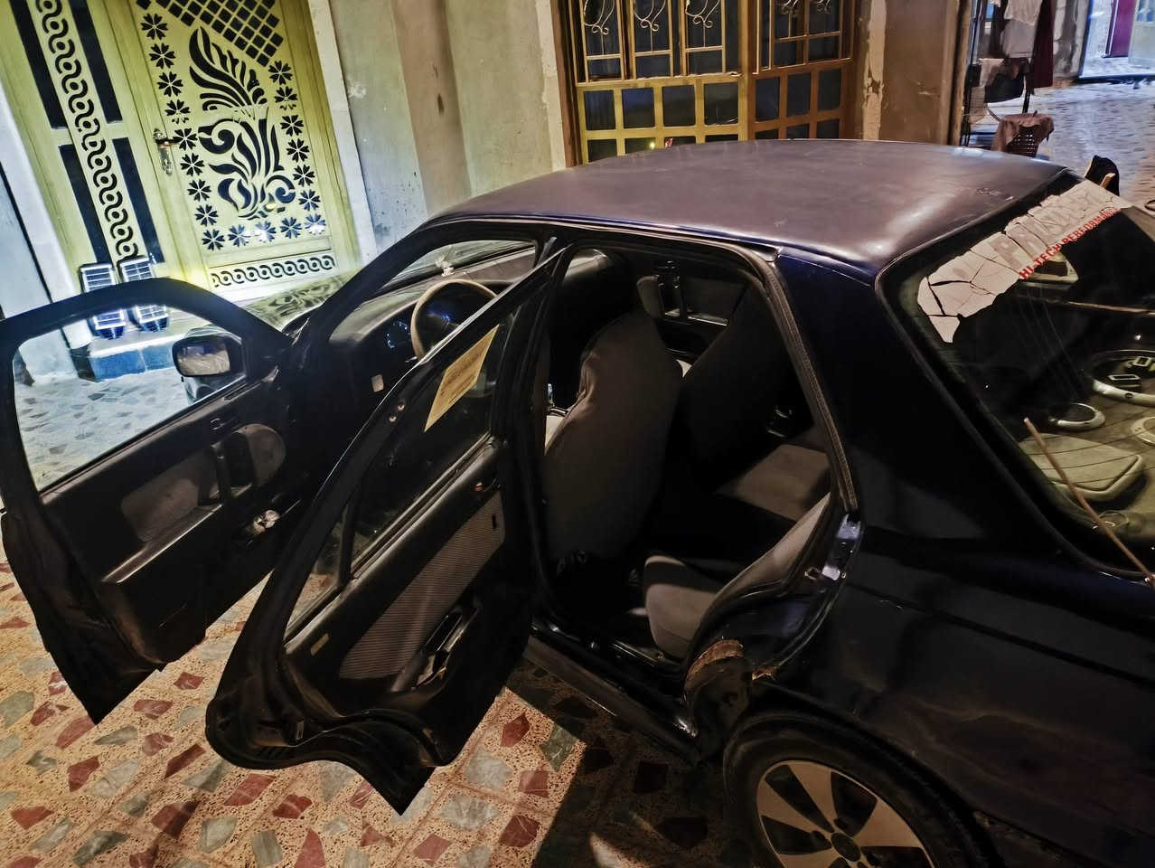 النترا مسطره موديل 92 باسمي السنويه لل28 كير اوتماتيك مال گصه جديد ومحرك جديد مشط ستيرن جديد صدر جديد سياره على أيدي اشتغلتها سعرها 25 وبيها مجال ***********

