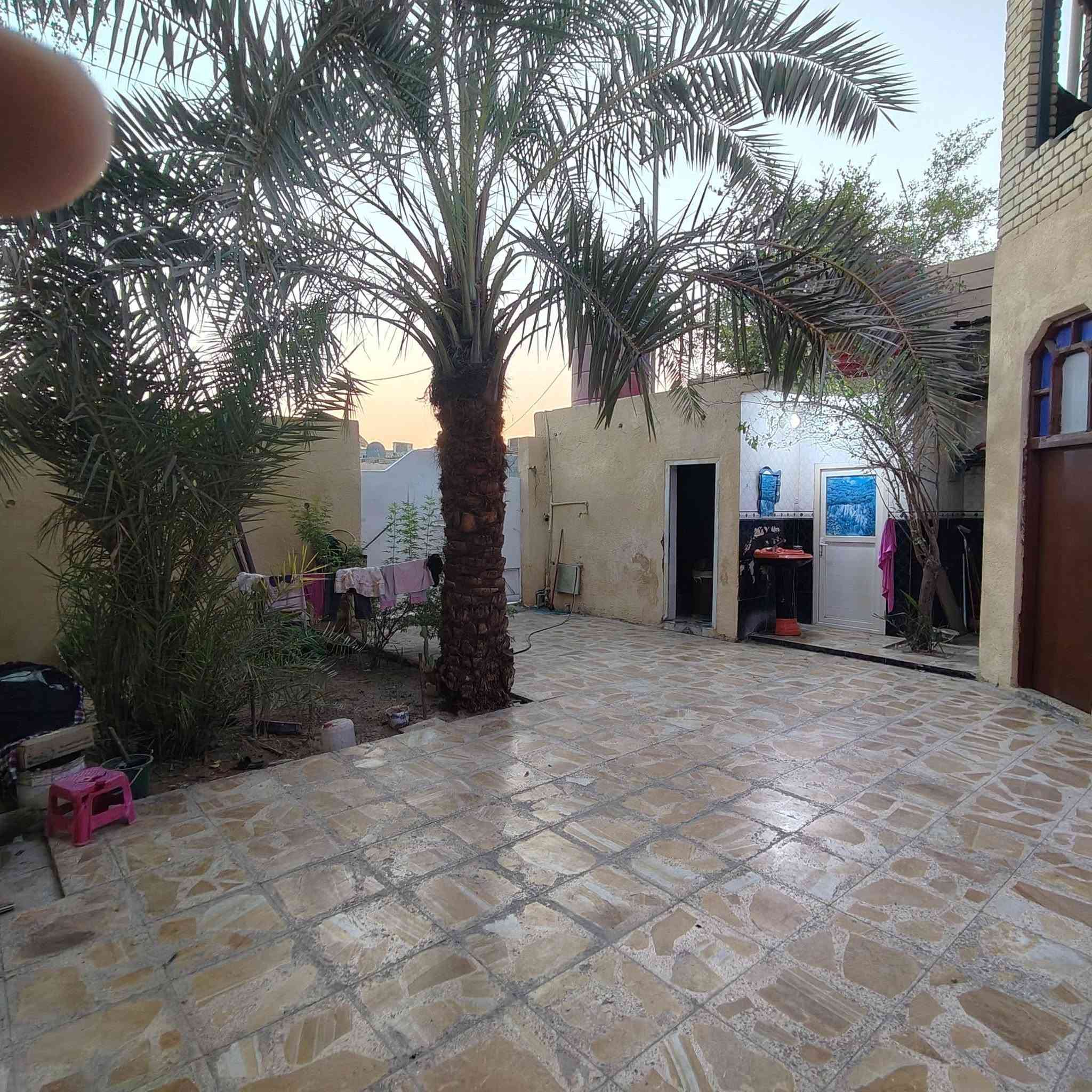 بيت للبيع طابقين الطابق الثاني هيكل
دور الشرطة 74 على الخدمات قرب محطة الكهرباء 

الاستفسار الاتصال على الرقم التالي ***********
