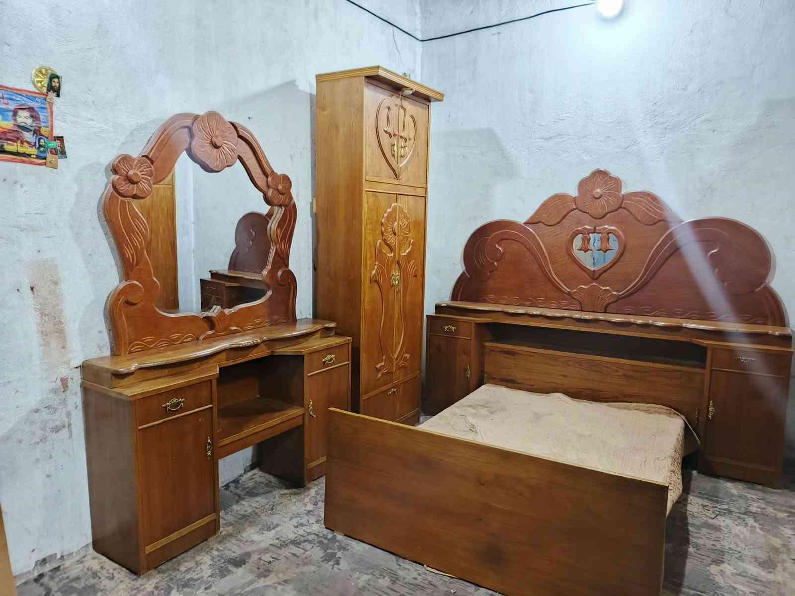 650غرفه ست ابواب تزكام فول  نضافه مال عرسان صاج داخل وخارج زاويه كنتوريه  بغداد الحسينيه مال الراشديه وعندي توصيل***********

