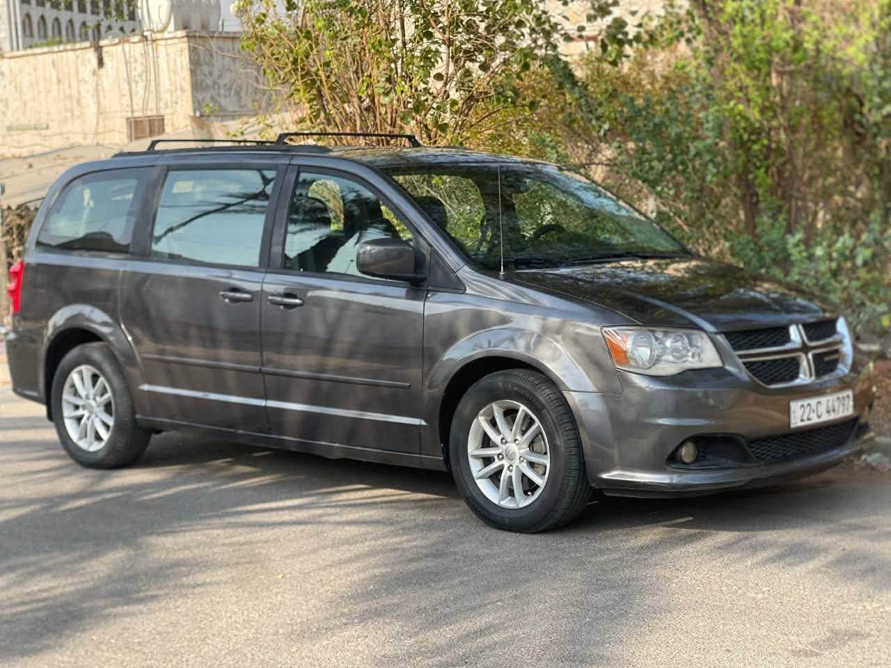 السلام عليكم
‎#_للبيع_فقط👇🚘 
‎دوج كرفان 2015 DOGE CARAVAN
 وراد امريكي رقم اربيل وكاله او تحويل    
ضرر جاملغ فقط 
 السعر 137 وبي مجال بسيط 
موصفات:-
مكينه 3600 باب + جنطه كهرباء مقاعد منفصله سياحي شاشه + كامر تبريد ٣ قطع ويل كب حصان جام 
اوتو كرسي كهرباء 
 مكانهة بغداد 
للاستفسار ***********
