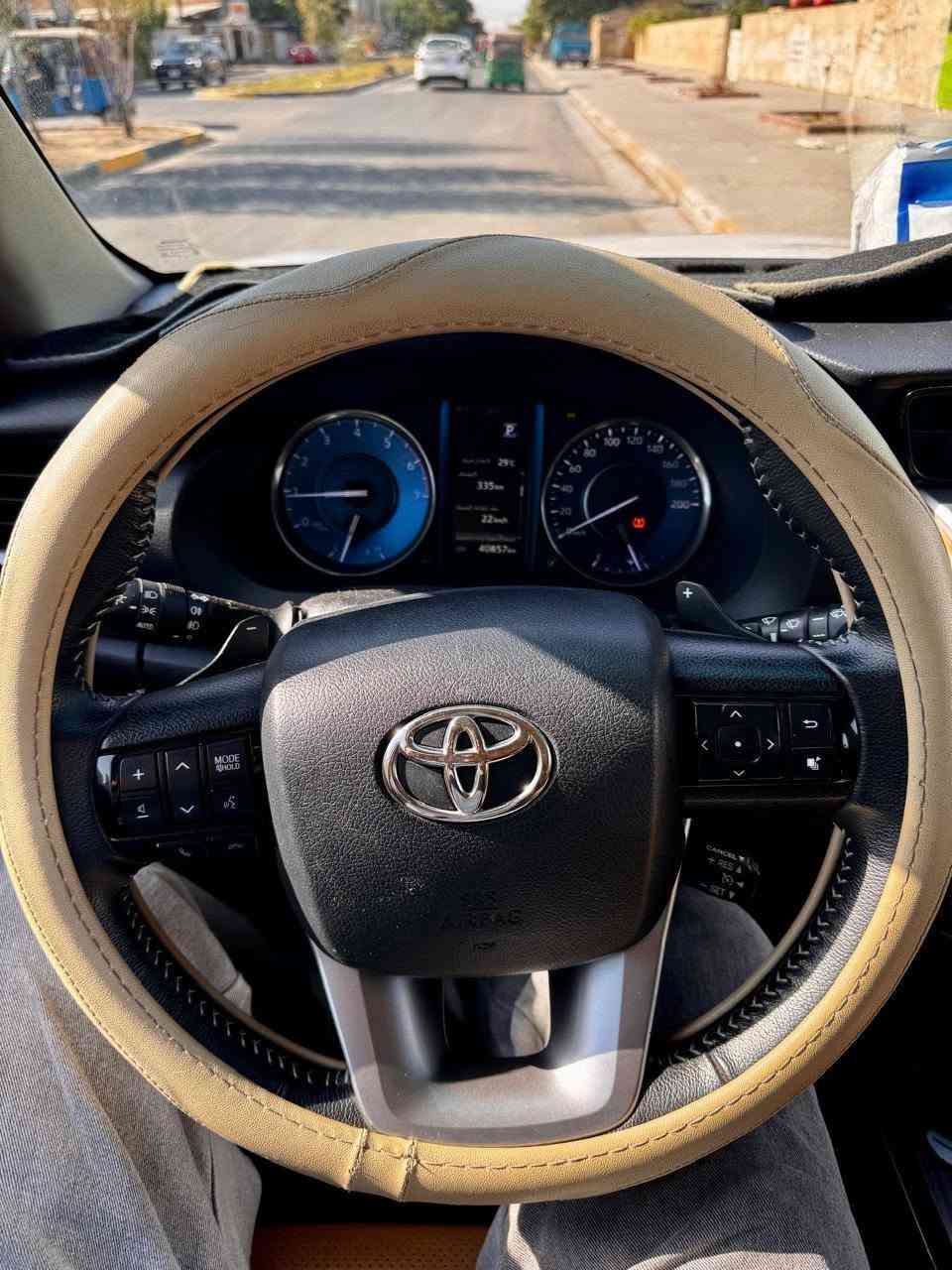 السلام عليكم
فورجنر موديل 2023  4سلندر ماشيه 40 فول مواصفات صاج وتبريد شاشه 4ويل فول تحكم ستيرن اناره بالارضيه كشافات وباقي المواصفات المعروفه مغلفه بالكامل جلد 

بيها جاملغ مبدل اصلي موجود القديم وصورة الحادث بالعراق بدون دواخل مبدل اصلي مال تفصيخ مكانها بغداد السعر 26500

للاستفسار الاتصال على *********** و ***********
غير متواجد على الفيس
