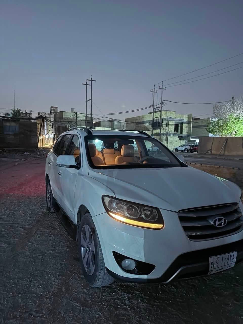 🚘 للبيع سنتافي 2012 وارد خليجي – 6 سلندر 3.5
🔹 وارد خليجي
🔹 موديل 2012
🔹 محرك 3.5 V6
🔹 ماشية 225 ألف كم
🔹 فل أوبشن – مواصفات كاملة
🔹 فتحة سقف
🔹 بصمة
🔹 ثلاجة
🔹 7 نفرات
🔹 كشنات جلد
🔹تبريد 3 قطع
🔹 تحكم دبل/دفع رباعي
🔹 مواصفات التبريد والتحكم كاملة
🔹 المكينه والكير بحالة ممتازة وما بيهن أي مشكلة

📌 ملاحظات السيارة:
السيارة بيها ضربة من الخلف، وبيها تأثر بالشاصي من الخلف.
السيارة مصبوغة بالكامل تقريبًا، ما عدا القمارة.
والمواصفات والحالة مبينة بالصور، والفحص متاح للجادين.

💰 السعر: 105 ورقة 
🔸 والسعر بي مجال 

📍 الموقع السيارة: النجف الأشرف

☎️ للاستفسار والتواصل:***********
