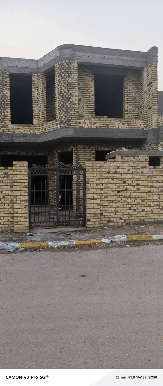 بيت للبيع
هيكل طابقين ركن المساحة 222 في الراشدية
***********
