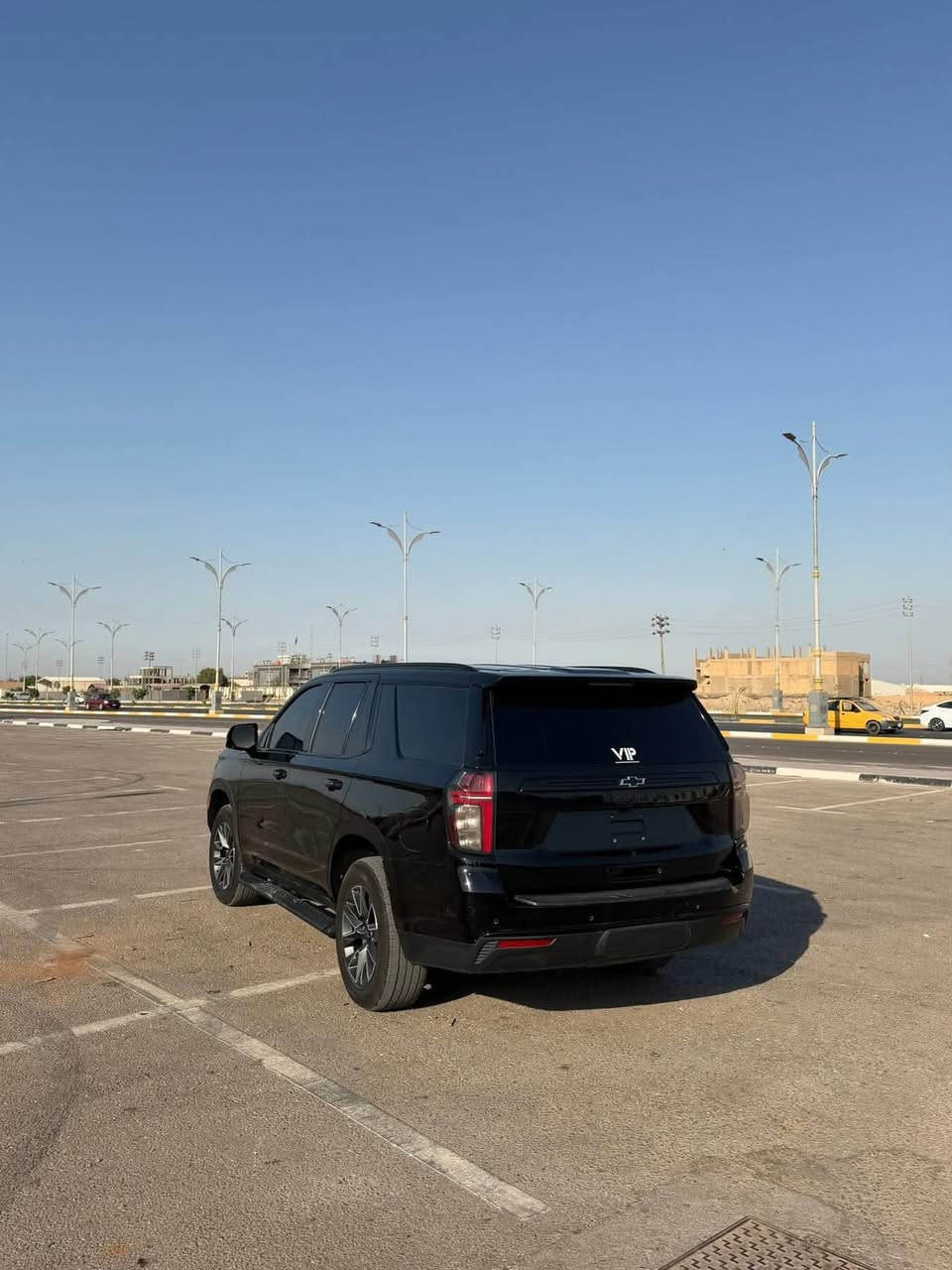 تاهو Z71 2023 فول مواصفات ٣شاشات بنوراما السياره غنيه عن التعريف فقط بيه شبر bdr فقط الباقي كفاله عامه السيارة مغلفه ppdضمان ١٠ سنوات السياره كير مكينه حداديه شرط ***********
