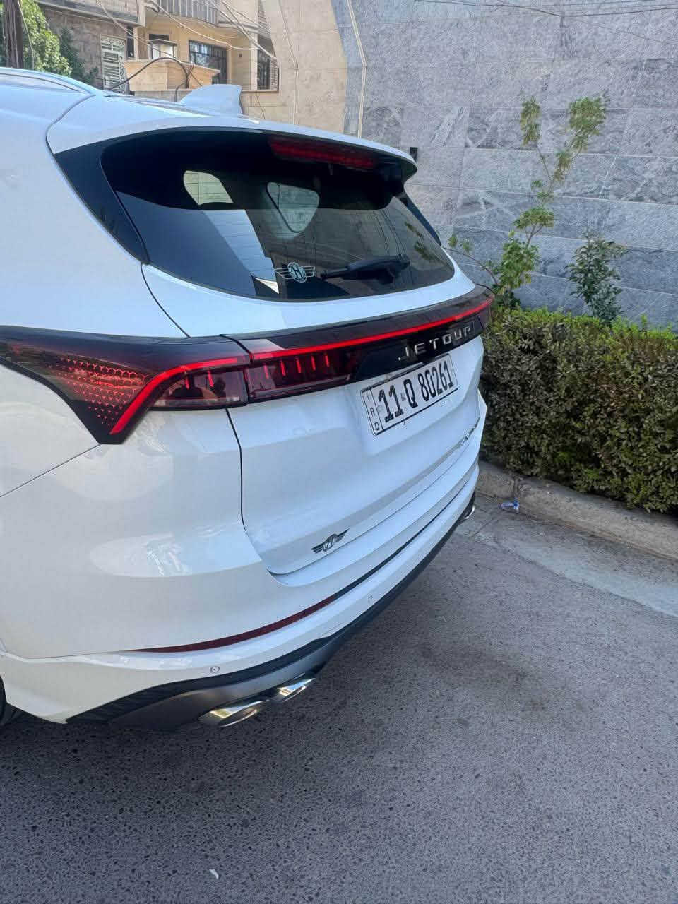 السلام عليكم
جيتور X70 Plus 1.6 Luskury
ماشية 7.000 وقابلة لزيادة 
المواصفات 
المحرك: محرك 1.6 لتر تيربو 4 سلندر حقن مباشر
ناقل الحركة: 7001 أوتوماتيكي / دفع امامي
القوة (حصان): 197
العزم (نيوتن م.): 290
استهلاك الوقود : 8.1 لتر لكل 100 كم
عدد المقاعد : 3 صفوف و 7 ركاب
السلامة والأمان
كاميرات محيطية 540 درجة
رادار تفاعلي
نظام تحذير مغادرة المسار
وسائد هوائية امامية وجانبية عدد 6
                                         ABS نظام المكابح المانعة للانغلاق
                                                      ESC نظام التحكم بالثبات
نظام التحذير من التصادم الأمامي والخلفي
نظام القيادة شبه الذاتية
نظام مراقبة النقطة العمياء.
                         (Autohold نظام الفرامل اليديوية الأوتوماتيكي
نظام الكبح التلقائي في حالة الطوارئ
حساسات اصطفاف أمامية وخلفية
ماسحات الزجاج الامامي مع حساس تلقائي للمطر
نظام التحكم بنزول المنحدرات
نظام مساعد الصعود المرتفعات
المواصفات الداخلية والخارجية
شاشة عرض ترفيهية قياس 10.25 إنش
شاشة عدادات رقمية قياس 10.25 إنش
فتحة سقف بانوراما
نظام ابل كاربلاي والدرويد لولو
شاشة لمس منفصلة للتحكم بالمكيف
مقصورة الركاب من الجلد الفاخر بلونين
مقاعد السائق والراكب مبردة ومحفلة
نظام صوتي من لا سماعات عالية الجودة
مقاعد السائق والراكب كهربائية
اضاءة محيطية داخل السيارة السبعة الأول)
علبات الأبواب الأمامية مضيئة مع إدارة ترحيبية.
صندوق كهربائي
مقعد السائق مزود بذاكرة لحفظ ( وضعيات الجلوس
نظام تنقية الهولي 11/25 مع فلتر 1000
الأضواء الأسامية والخلفية أوتوماتيكية ليد (LED)
نظام التحكم الذكي بالإنارة العالية.
مرايا خارجية قابلة للطي كهربائياً
مسند الذراع الوسطي مع عادة
ويل الالمنيوم قياس 20 إنش
مكيف مع شاشة تحكم منفصلة للصف الثاني
وضعيات قيادة متعددة
📍موقع السيارة بغداد السيدية 
السيارة كفالة عامة مع ضمان الشركة 
السعر التواصل على الرقم ***********
