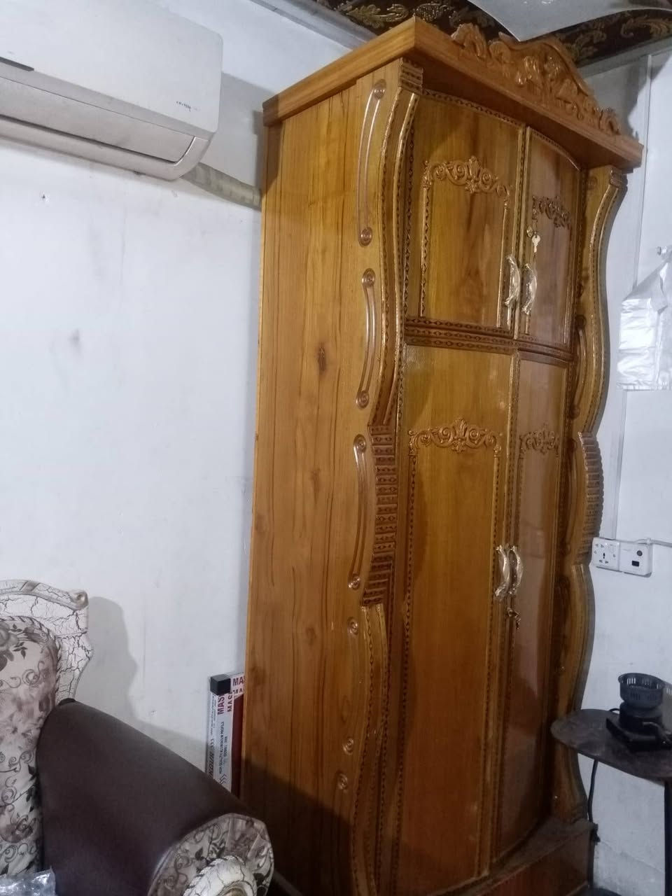 غرفه صاج للبيع تفصال صار كم شهر من فصلته بعده جديده اخذته 1600 اريده 1100 بغداد الامين ***********
