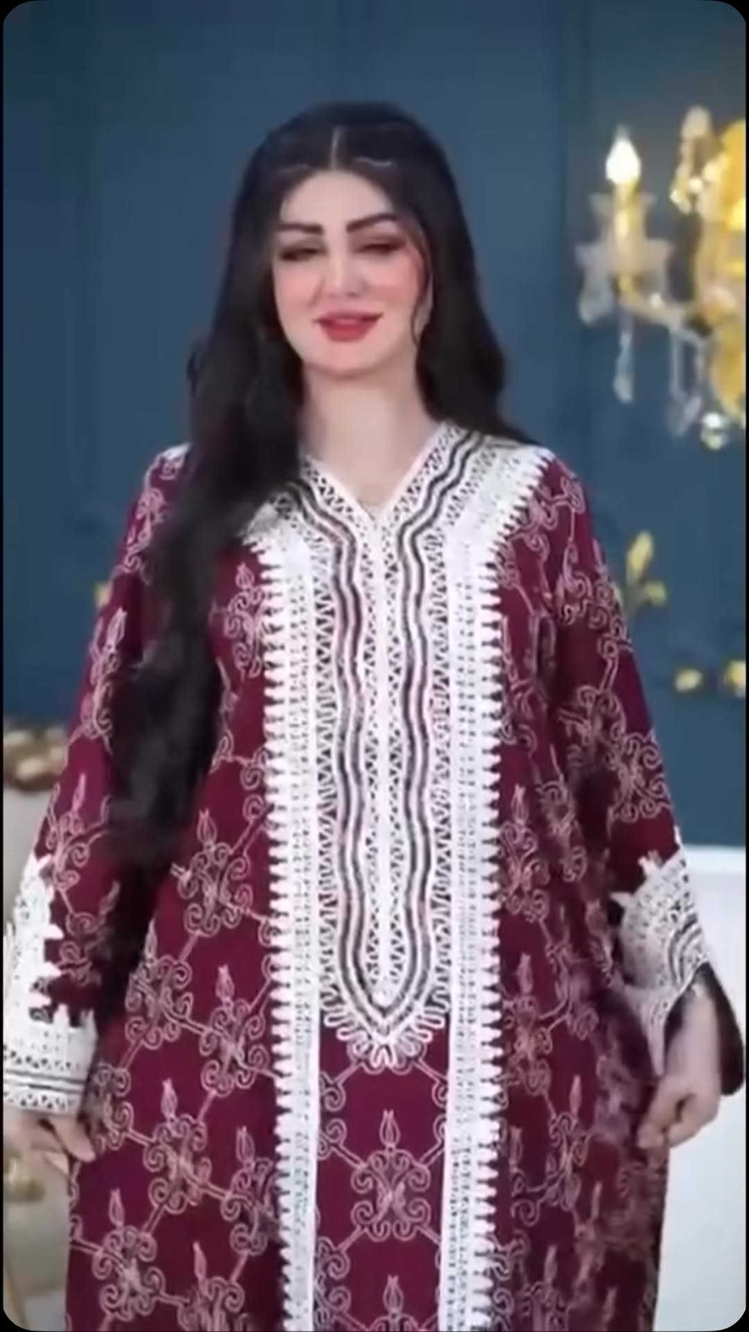 يا مرحبا  خواتنا الغاليات 
  شوفولي جمال واناقة الموديل 
القطع يم بوتيك رمز الاناقة تحفة 
 اما الخامة درجة اولى  واحنا عدنا قاعدة 
القطعه اذا مو اصلية ما ندخلها للمحل 
متوفر جميع القياسات  واذا متعرفين قياسچ دزيلنا طولج وزنج وندزلج القياس الي يناسبج 
للطلب دايركت  او تراسلونا على الواتساب على الرقم ***********
العنوان ميسان شارع التربيه مقابل حلويات سيد نوري
ومتوفر توصيل 5 الاف دينار عراقي إلىٰ جميع المحافظات اما داخل ميسان 3الاف 🚚

