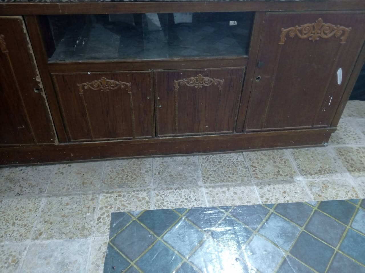 بوفيه للبيع 
الاستفسار عله هذا اارقم 
***********
