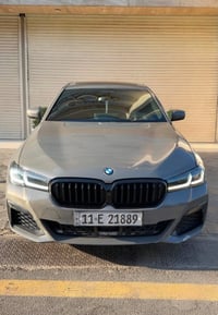 بي ام ٥٣٠i M • ٢٠٢١ • ٣٩ الف مايل