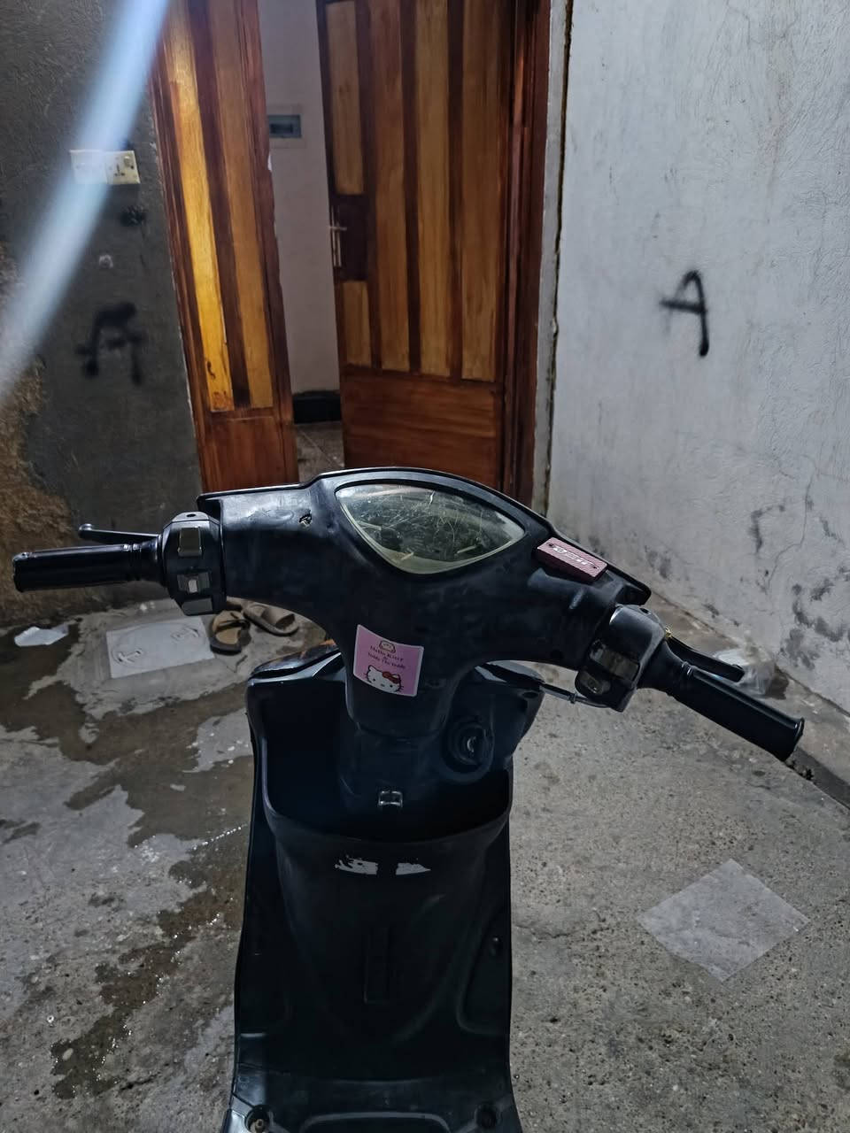 سلام عليكم ماكس عدله 
الدراجه واكفه متشتغل مكينه لاطشه يرادله تجفيت 
كلها شغاله مابيها أي نقص فقط سبايدر 
ولباقي كامله دراجه شلعه معدل كلشي بيها بلادي 
شيال AWS 
دبل خلفي AWS 
عبار بريك AWS 
تزويد خفيف عليها
دراجه بلاديه كلها ختم واحد  
بريك أمامي هايدروليك شغال 
خلفي شغال 
اشاير شغاله لون ثلجي 
كلها شغاله
فقط مكينه لاطشه 
ولدراجه نضيفه ولصور تحجي
تجي وتشوف تعجبك علا رأسي 
ماتعجبك هم علا رأسي مكاني فلوجه حي الشهداء
سعره250 أي مجال مابي 
الدراجه اني ماخذها  750الف 
بس  مامحتاجها ف جانت مضمومه
رقمي‏‪***********‬‏
