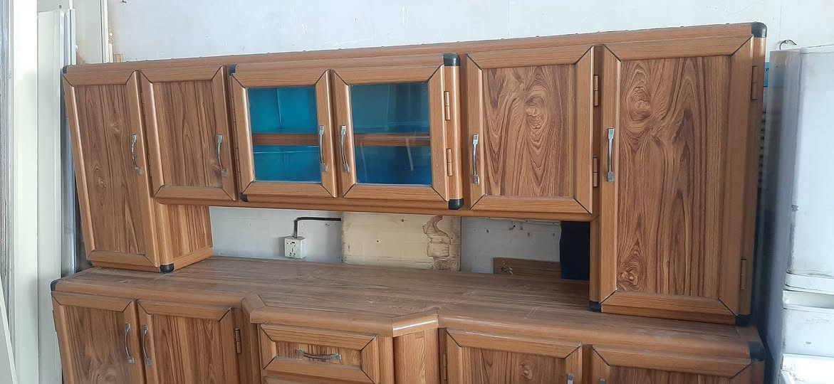 معرض العماد//كاونتر تفصال مترين ونص بشرط النضافه اي عيب مبي ***********//*********** كركوك, العراق
