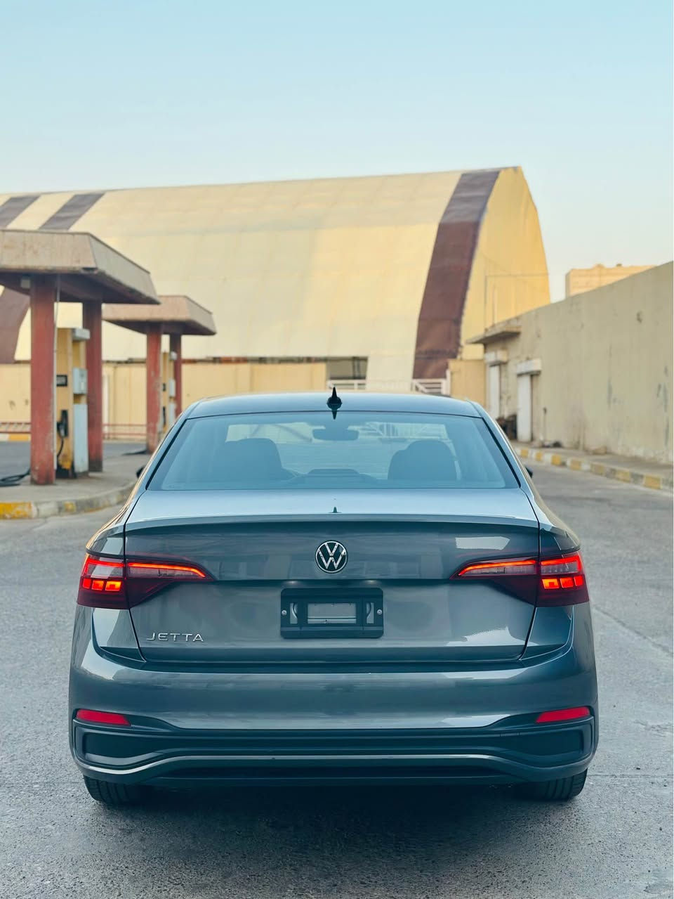 2024 VOLKSWAGEN JETTA
مصفات s نص فول 
سياره بجم و خلف كبس 
ثلاث قتعه بابين طرف سايق وباب طرف نفر سبغ 
سياره اربك ما تك فقط برده سيستم 
رادار گير محرك حجر گزور بيلادي شريكة 
صورة حادث موجود 
مكان سيارة عقرة
سعر ١٢٩مجال قليل 
رقم واتساب،،،*********** اكر, نينوى

