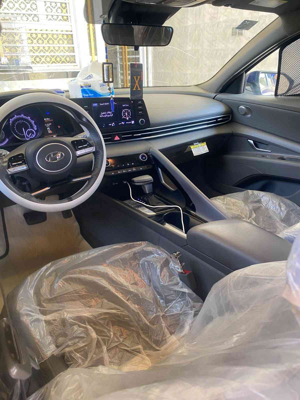 السلام عليكم بيع او مراوس 
إلنترا هايبرد 2022 وارد مريكي 
ازرك جويتي

فول مواصفات عده الفتحه 

-شاشة متصلة 

- موديل: 2022

- اقتصادية عالية جدًا في استهلاك الوقود

- مثبت سرعة ذكي 

- نظام المحافظة على المسار

- نظام متابعة المسار 

- رادار نظام الكبح التلقائي والتحذير من التصادم الأمامي

- كاميرا خلفية

- حساسات أمامية وخلفية

- دعم Apple CarPlay وAndroid Auto

- مكيف أوتوماتيك

- وسائد هوائية متعددة

- نظام الثبات الإلكتروني (ESC)

- مانع انغزلاق المكابح (ABS)

-مقاعد تبريد تدفئة

 - ماشيه 63 mi 
السعر 145
اتصال ***********
ناصريه مركز 

حادثهه نص دعاميه
