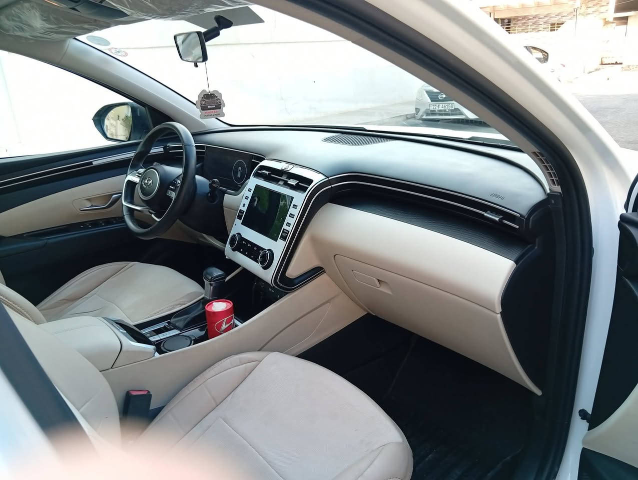 السلام عليكم توكسون موديل ٢٠٢٤ للبيع ماشية ١٢ ألف كم 
مواصفاتها
تشغيل عن بعد 
مرايات وإنارة ترحيبية دخول بصمة
تشغيل بصمة
هاند بريك بصمة 
تحكم بالتبريد مكانين 
تبريد قطعتين 
شحن واير ليس 
بردات خلفية بلادي 
سعر ٢٠٨
مكانها كركوك 
***********
