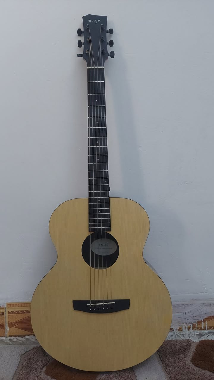 كيتار انيا Enya EA-X0 41" Acoustic Guitar – استخدام قليل + كامل الملحقات كيتار اندنيسي من شركة انيا المعروفة كارتونة وملحقات كاملة رياش7 وكابو 
نضافة ٩٩%
صوته كلش حلو 
سبب البيع عدم التفرغ
السعر 180 وبي مجال بسيط 
مكاني بابل ابو غرق
*********** وتساب
