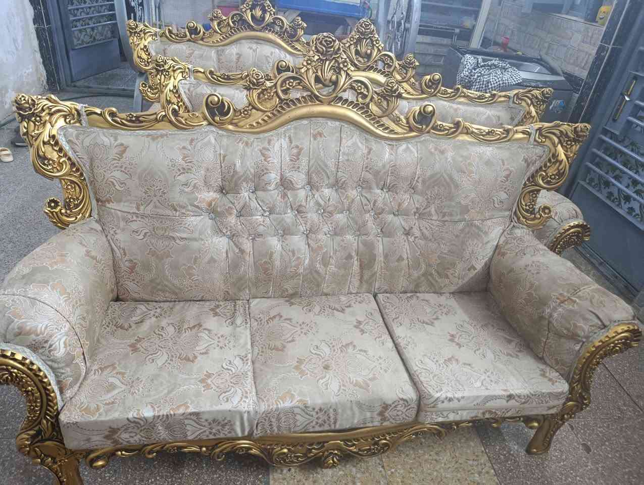 تخم نظيف 10 مقعد مكانه الوشاش
سعره 300 و بي مجال 
للاستفسار ***********

