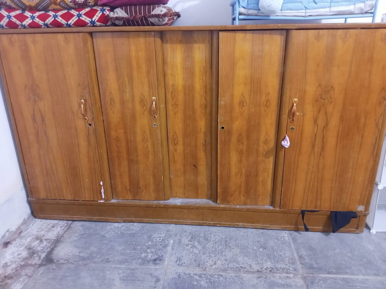 سلام عليكم بيع مستعجل ستعمال قليل بوفيه تزكام ب150وبيه مجال مستخدمه شي قليل والله سويته ب400بس متوازي وزاويه ب75 نضيفه ستخدام هم قليل مانت الله نضيفات مو سعارهن بس عندي ضرف الاتصال ***********
