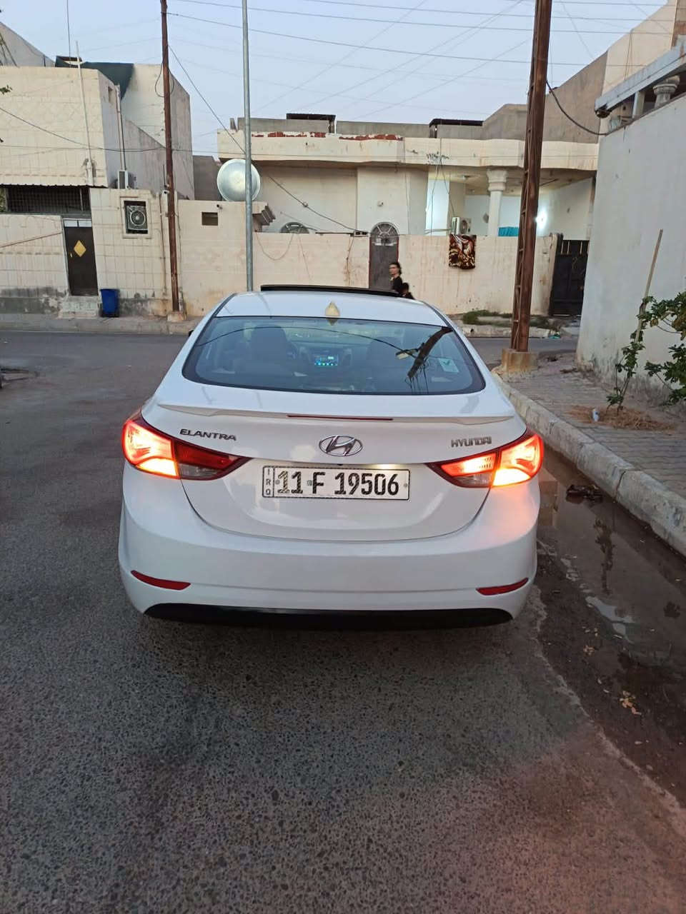 النترا 2016 رقم بغداد بسمي بيها صبخ شبر بل جاملغ المامي ولدعاميه لخلفيه  ماشيه 170 حقيقي لسياره جديده كير محرك كفاله ***********  لمكان لرمادي حي لعادل
