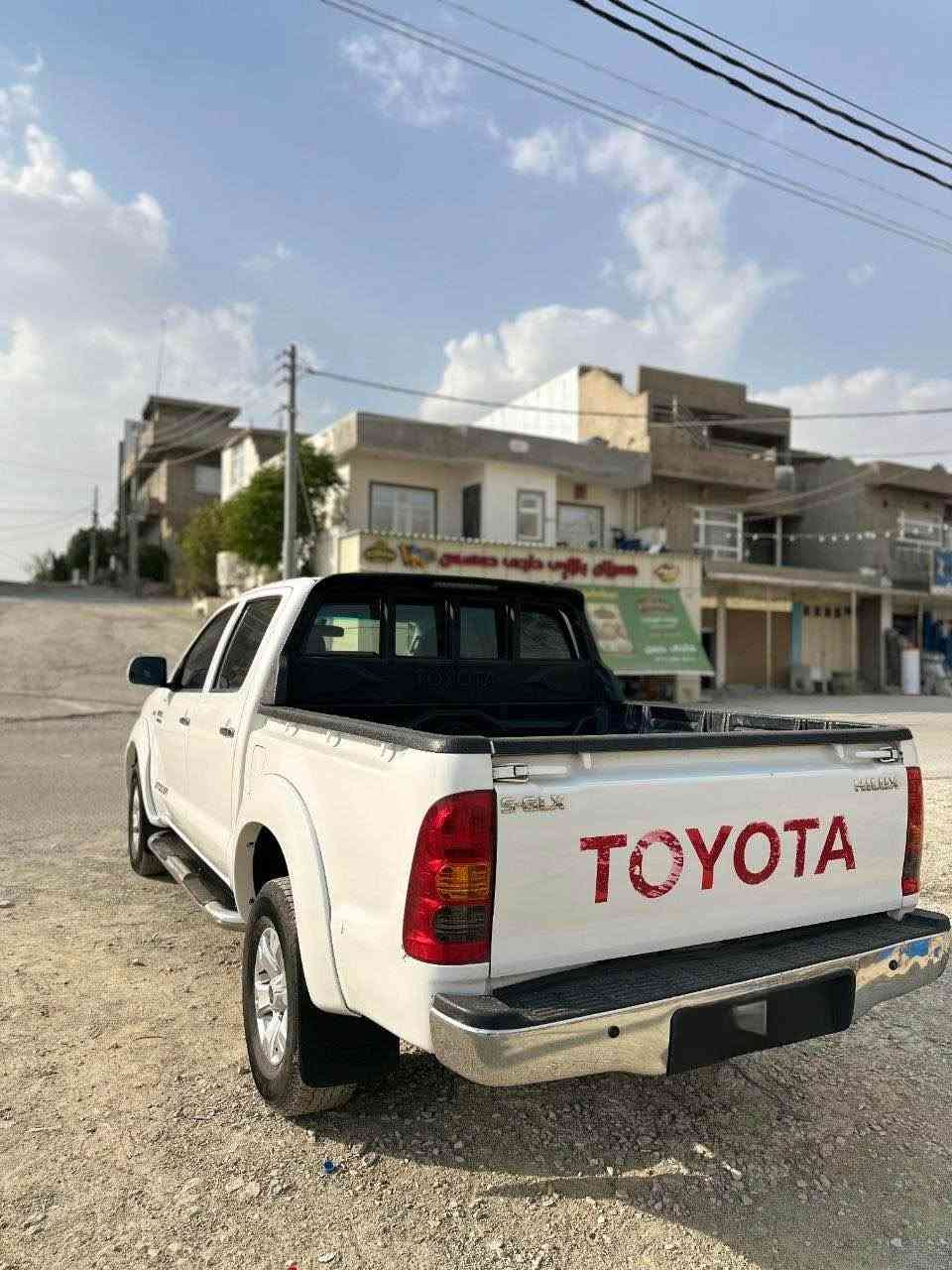 مه رزييه ٢٠١٠ سعودي ناو سور 
سه ياره كه يه ك ده سته 
glx گير عاديه 

بي بوياخه
گيرو مه كينه و ته قه و ره قه به شه رت 
سه نه وي به سه ر نه چووه 
نموونه ي جوانييه 

نرخي ١٧٢$ كه مه يك معامه له 
موشته ري نيت تيل مه كه له گه ل ريزم 
*********** السليمانية, العراق

