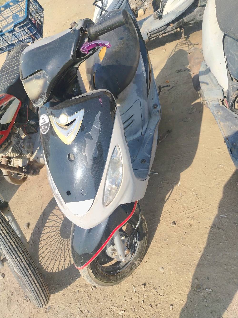 ماكس للبيع
سعر ٣٥٠ واراوس ب كير أوراق واذا نضيفه أنطي فرق
دراجة عوزها فقط كرنك يكلف ٥٠ - ٦٠ الف