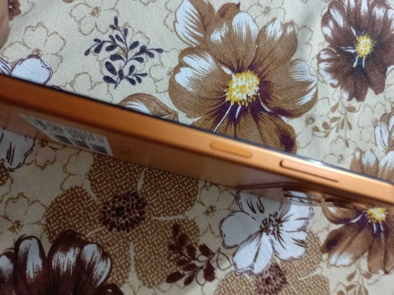 سلام عليكم جهاز HOTWAVجديد صارله يومين من خذته ذاكره 256جهاز مكفول واتساب ***********
