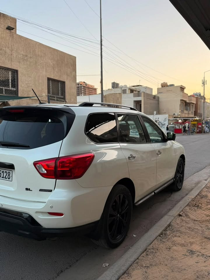 ٱلْسَلآإمّ عَلْيّكَمُ
للبيع بسعر مناسب  نيسان باثفندر 2018 sl تو ويل.  رقم بغداد هزة جديدة.  فول مواصفات عدا الفتحة، 
6 سلندر ،
 7 راكب . 
ماشية 120 كيلوا متر. 
وارد امريكي ضرر جاملغ جهة سايق مبدل وبيهة كلير من امريكا 
..  سيارة جاهزة مابيهه اي نقص  ..
السعر 135 وبيهة مجال. 
مكانها بغداد / . 
***********
