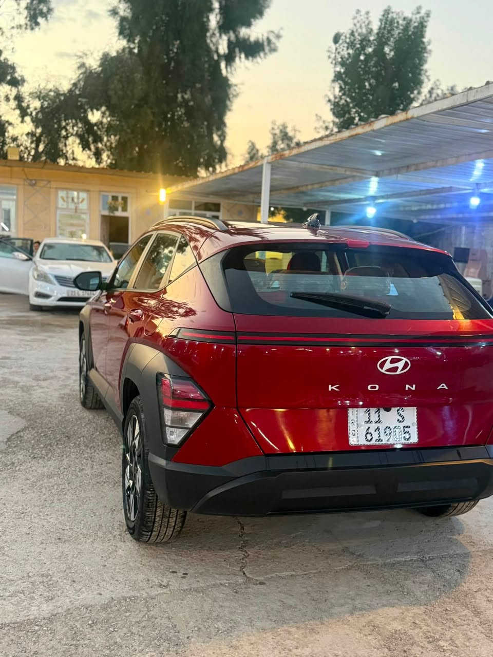 كونا 2024 ماشيه 20  ألف كم
رقم بغداد 
حادث بسيط: تبديل بنيد بنفس اللون
بدون ايرباك

المواصفات:
بصمة تشغيل وأبواب
شاشة كبيرة
إشارات بالمرايا
رادار أمامي، خلفي، وجانبي
نظام Apple CarPlay
تحكم ستيرن وقيادة ذاتية
شحن لاسلكي
تشغيل عن بعد
إضاءة ليد نهارية
تبريد قطعتين
توقف ذاتي
داخل ابيض 

***********
