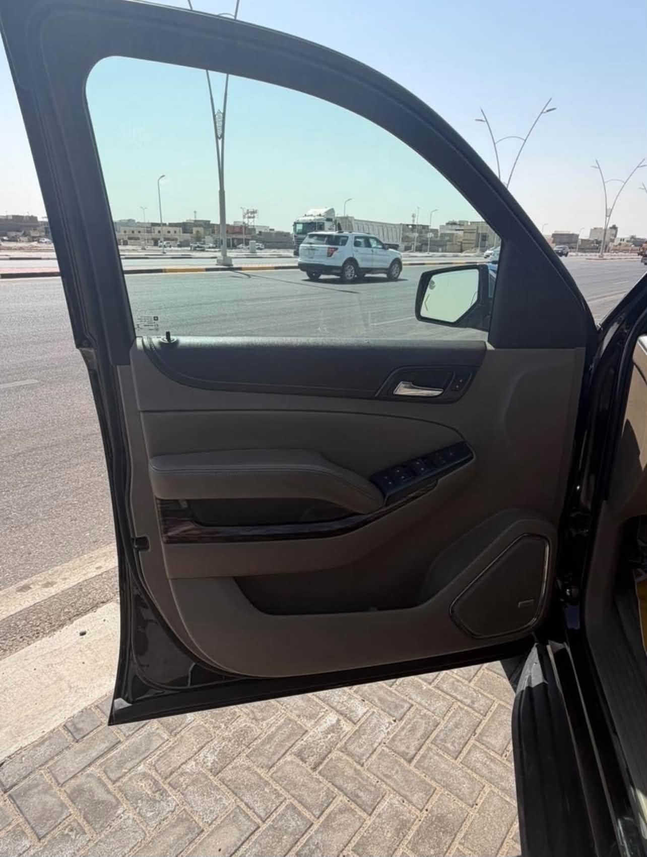 السلام عليكم 

للبيع جمسي يوكن SLTخليجي وكالة المنصور 

السعر 298$ مجال قليل جداً (حك جية فقط)

فور ويل 4X4

محرك 5.3 المرغوب 

مقاعد جلد 

سكليتر كهرباء تحكم دوسة رجل 

ويل كب 22

مكانين بارد بل جاملغ والباب pdr ما مبينات 

العنوان: البصرة 

للاستفسار: ***********

نص مكتوب في الصور:
- IQ CARS
