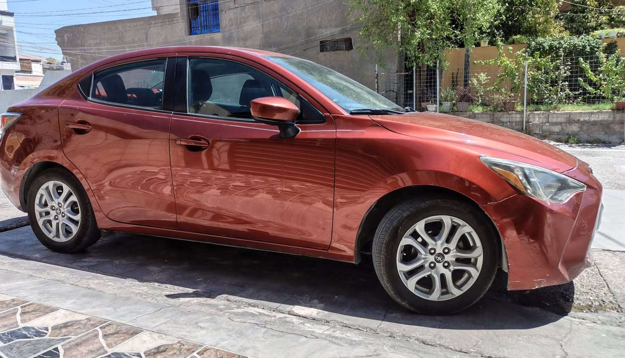 تويوتا iA يارس امريكي موديل ٢٠١٨ لون ماروني ,  حادثها صبغ چامرلغ السائق و جميع الايرباكات سليمة ماشية ٩٠ الف ميل 
السيارة بيها بصمة احتياط ، صور الحادث و رقم الشاصي مرفق
السعر / ٩٣$ ورقة  
مكان السيارة / كلار
موبايل / ***********

