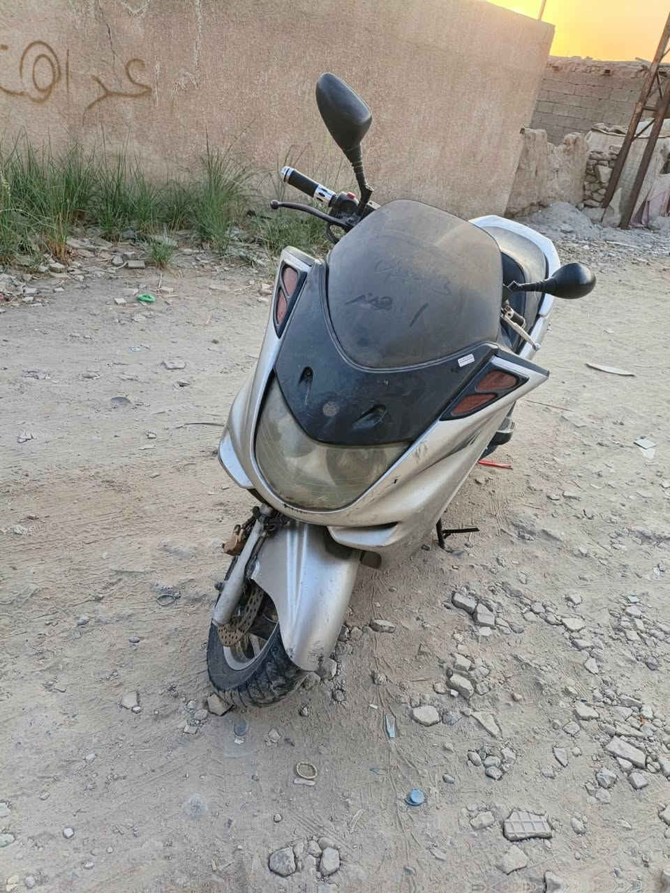 سلام عليكم خوان دراجه ماجسته دبل رون دراجه متروكه ابيعه علا وضعها كوم حديد تجي تحمل وتروح,السعر250اي ستفسار هاذا ارقم ***********
العنوان جسر ديالى الجديد

