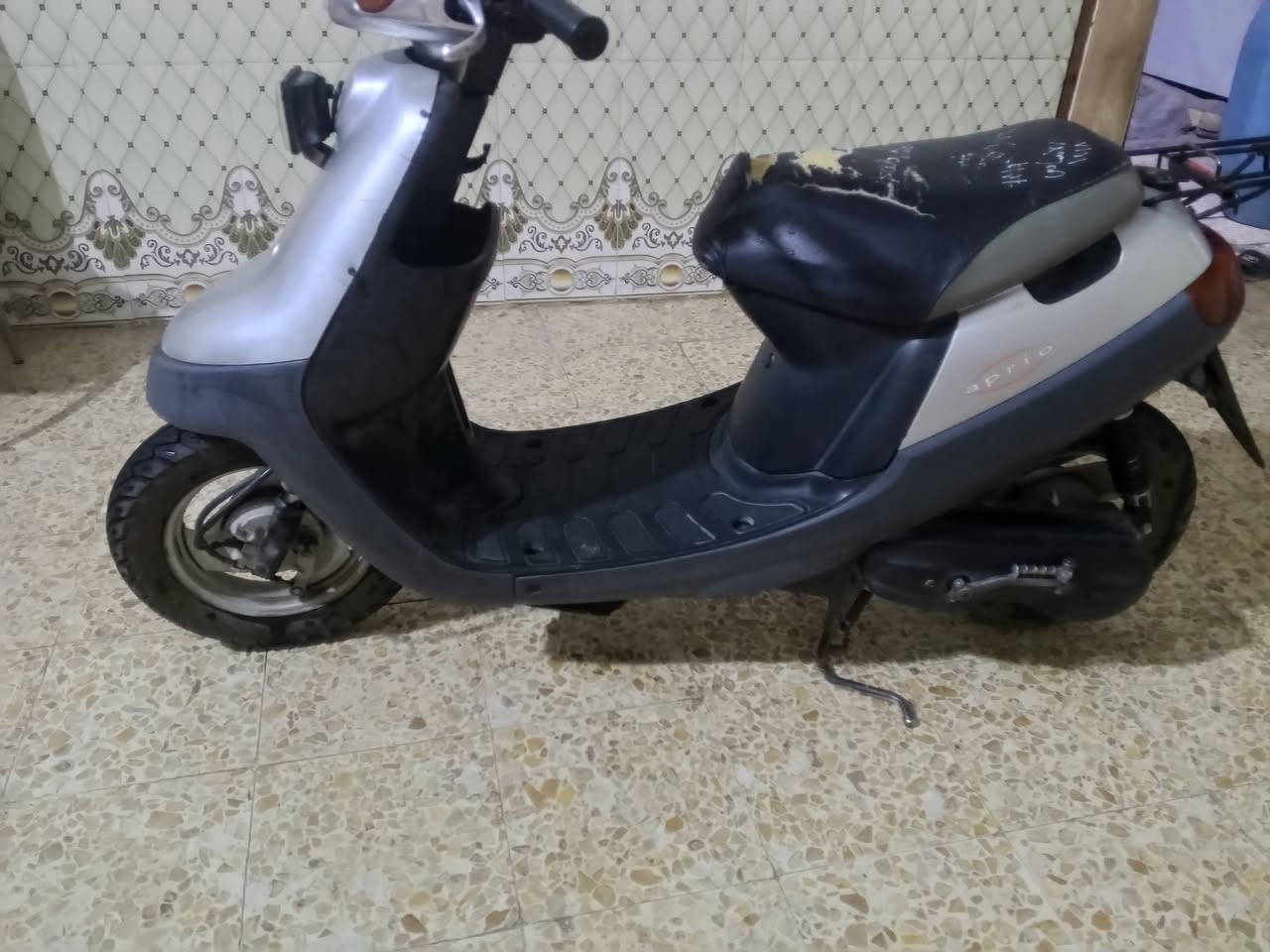 دراجه بترا فحل قفل اكسن دراجه جاهزه محرك ما مفتوح تواير جدد كهربائيات كله شغال دراجه باتريهه ضعيف فقط السعر 500وبيه مجال مكاني ناصريه مركز الرقم ‏‪***********‬‏
