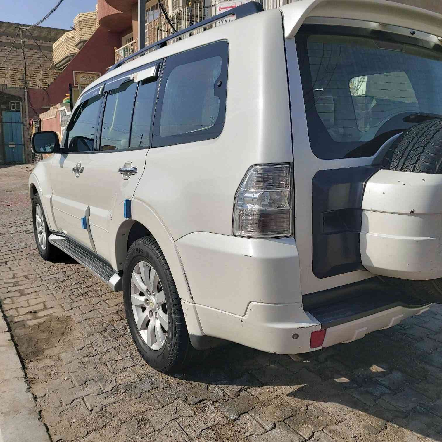 السلام عليكم

   للبيع باجيرو اعلى فئه

   باجيرو 2010 بغداد خليجية

   وكاله حبتور اعلى فئه بل حبتور

   رقم بغداد انكليزي مميز

   مداور ثاني يوم 

   سنويه لغايه 2027

   مواصفات فول 1/1 

      فتحة 

       دمام 🥁

       لايت زنون

     حساسات خلفية

     اشاير بلمري 

     كشنات جلد 

     تحكم ستيرن 3جهات

     مري شفط 

     مكينة v 6.. 3.800 .. GLS

     كروز سرعة

     تبريد ثلاث قطع 

     7 راكب

     ثلاجة 

     كشنات جلد

     نضام دفلوك 

     حاكيه الجبيره 

     مري شفط

     شاشه كامره دواره

     12سماعه 

                            AWX

       4*4

      ارضيات الشركه بعدها بيها 

      السيارة بدون صبغ ولا تبديل ولا معجون

      عدا ٤ اصبع بل جاملغ بل هلال الايمن فقط

            السياره احله من الصور

      (( مكان السياره بغداد المحموديه  ))

                    للإستفسار هاتف .

        اتصال  *********** 

              او عل واتساب واني حاضر 

           اسف عل اطاله تحياتي للجميع
