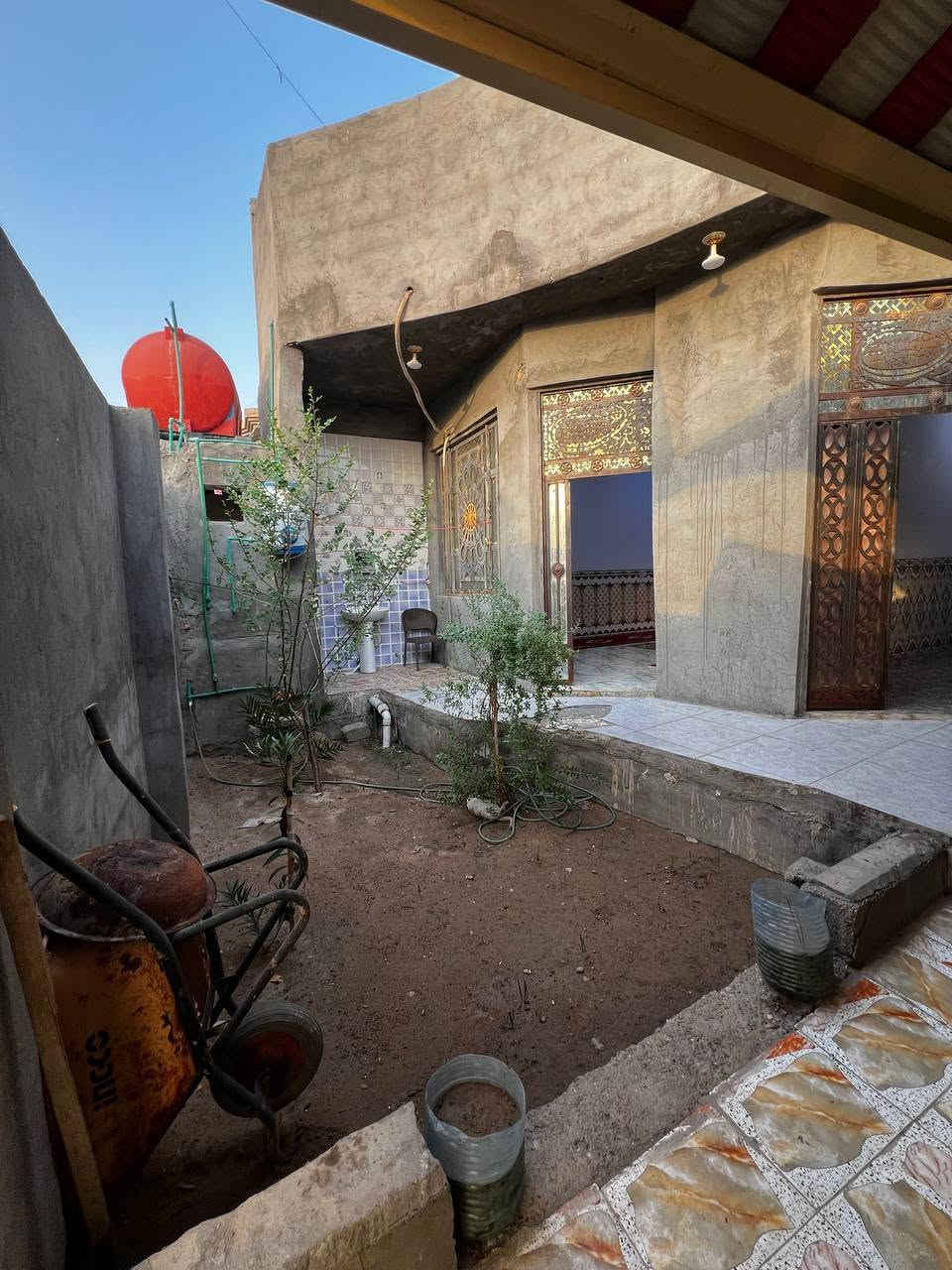 ٢٠٠م • للبيع • قابل التفاوض