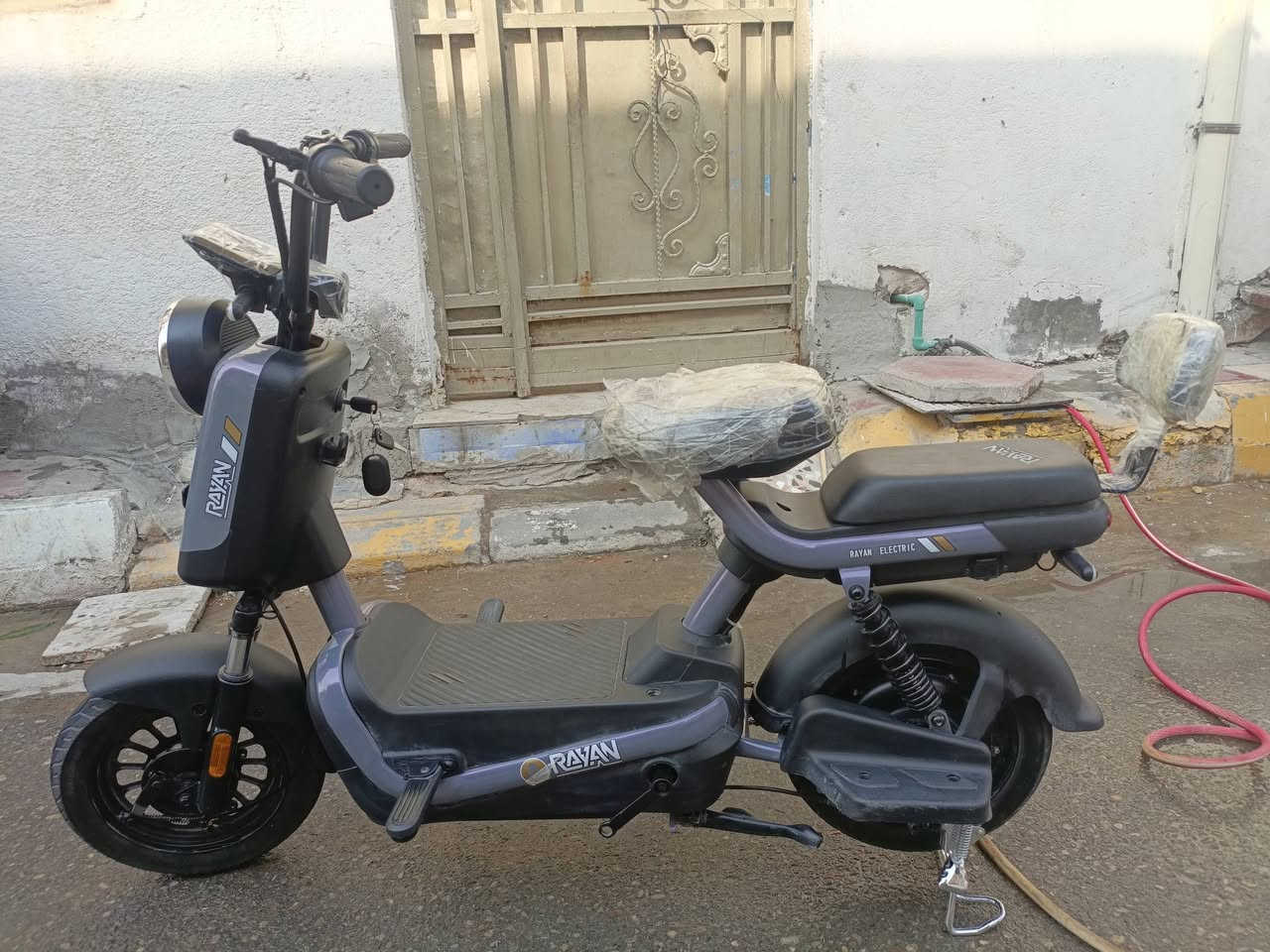 دراجه شحن الريان حجم 14 جديده مستخدمه 20 يوم دراجه كامله سوجين وبصمه السعر 370 الف وبيه مجال الرقم ***********
