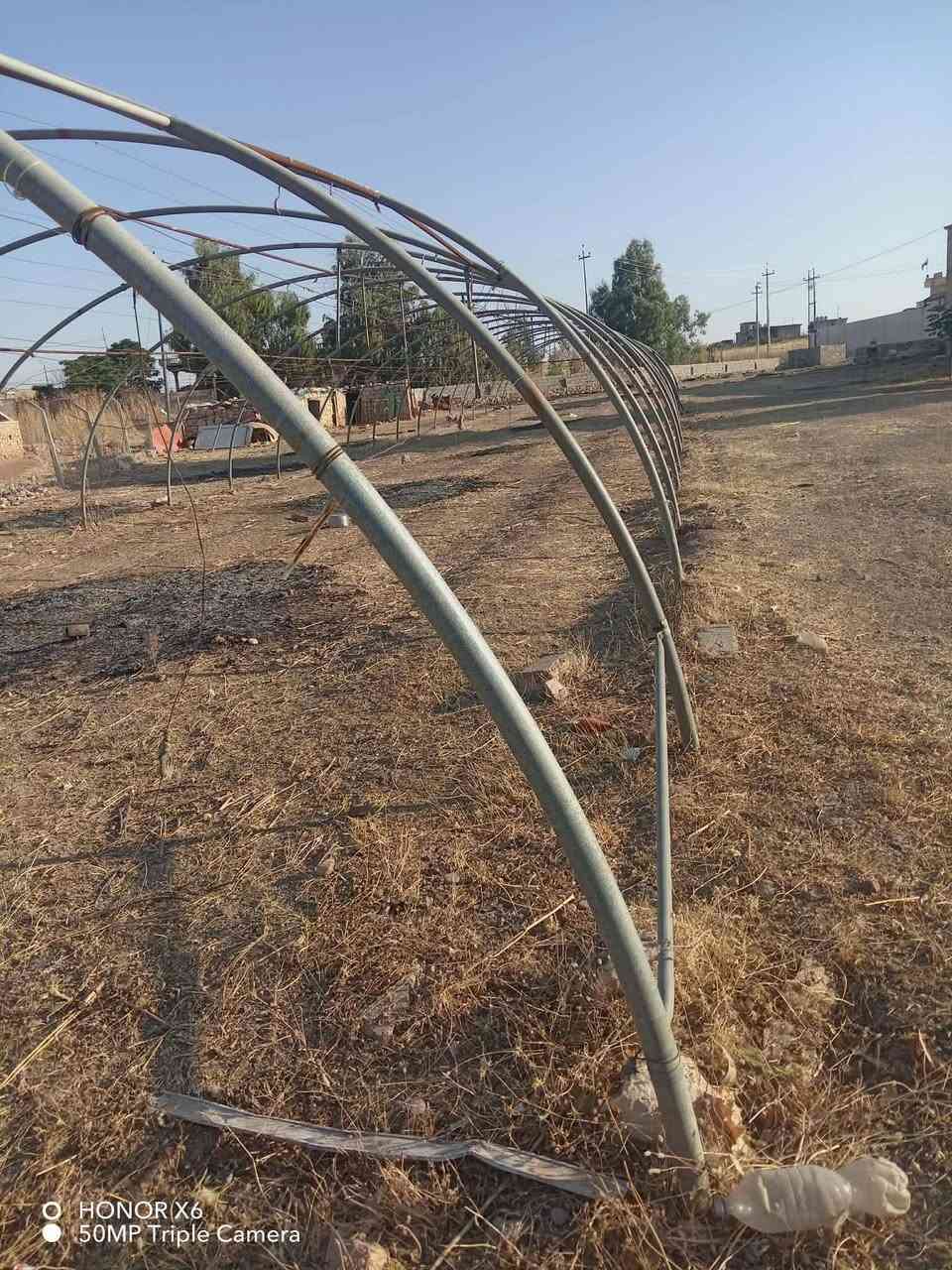 للبيع بيت زجاجي الاستفسار على هذه رقم 
***********
