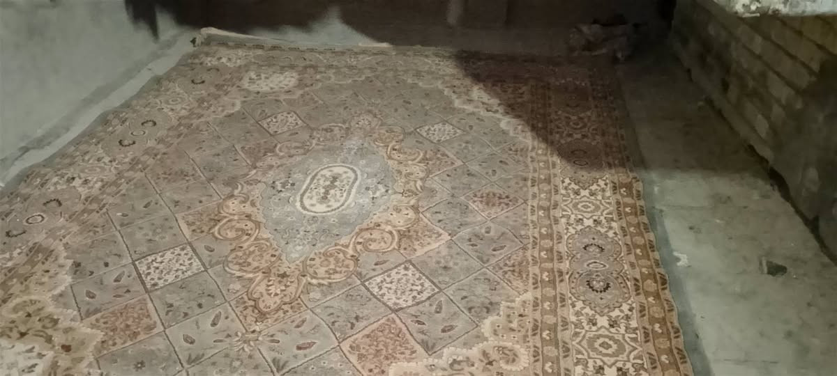 السلام عليكم زوليه كاشان الايراني 3 في 3 ونص 
الحريه 
سعرهه 50 ***********
