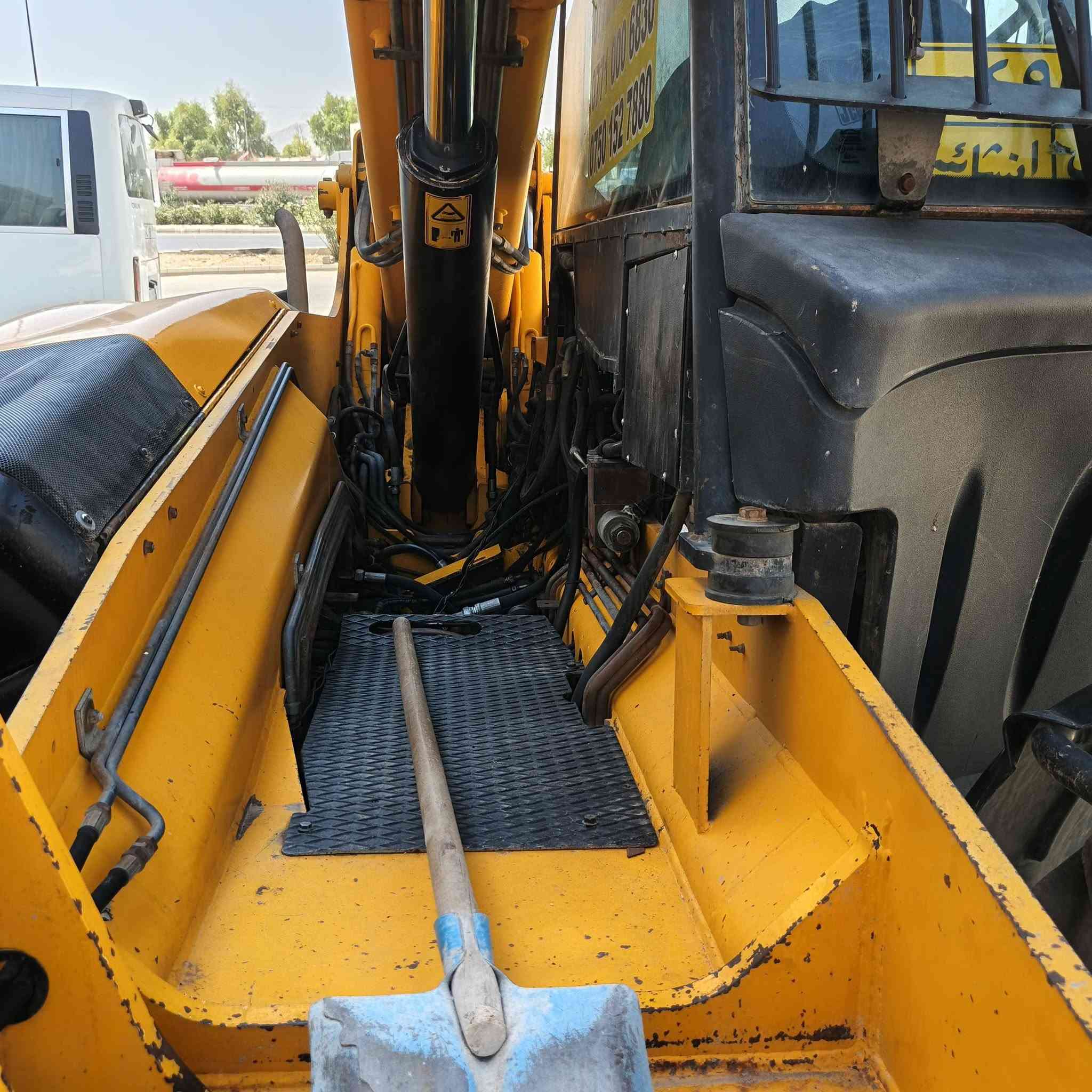 شۆفڵی jcb 2005
پاک و بێ عەیب 
درێژی 17 مەتر 
بۆ زیاتر تەلەفون بکە 
جوابی نامە نادەمەوە
***********
***********
نرخ: 285 گەڵا و معامەلەیەکی کەم
سلێمانی
