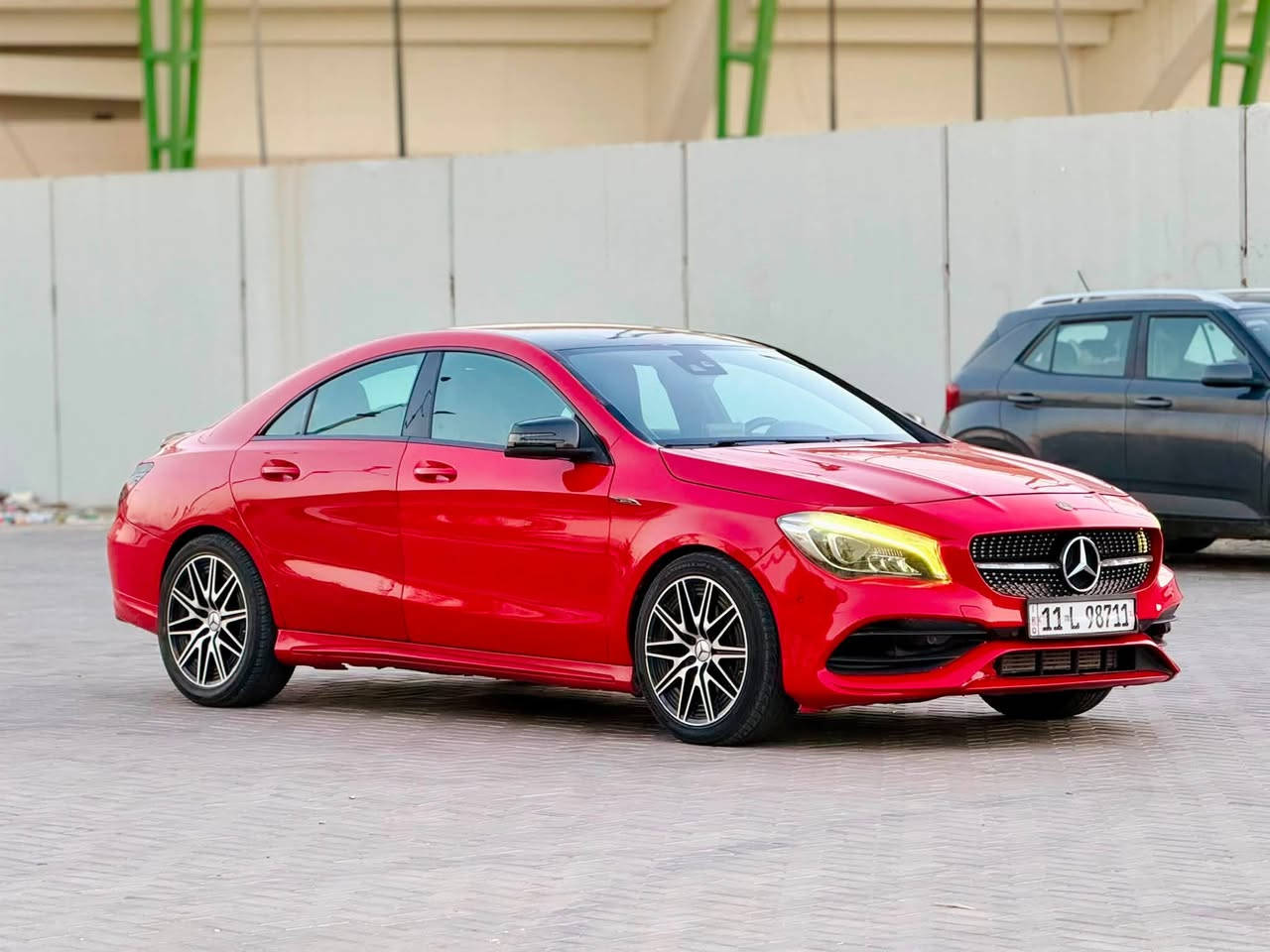 السلام عليكم 
للبيع مرسيدس CLA 250 AMG موديل 2018 بيها قطعه وحده تبديل جاملغ امامي وباب صبغ بدون دواخل بدون ايرباك حلوه وجاهزه السياره من كلشي محرك كير تبريد كله بشرط وجديد 
السعر:130 ورقه 
مكان السياره-بصرة-المعقل 
اتصال:  ***********
