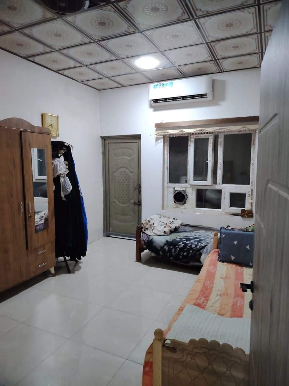 بيت للبيع مساحة ١٥٠ م طابو صرف طابقين في كركوك حي الاسرى مقابيل جامع معراج تقريباً بيها اربع غرف نوم واستقبال وصحيات درج داخلي فول كاشي سيراميك سعره ١٥٥ مليون للمزيد من المعلومات اتصال على رقم مبايل ***********
