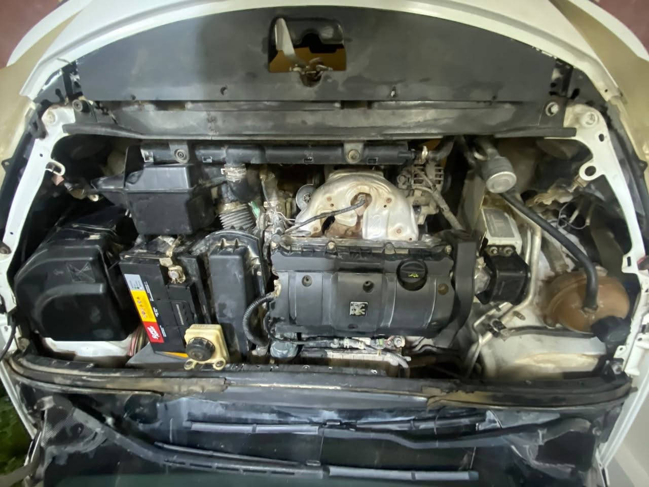 السلام عليكم 🚗 للبيع: بيجو 307 موديل 2006
🔹 اللون: أبيض
🔹 الحالة: نظيفة جداً (استخدام شخصي)

المواصفات:
✔ مرايات شفط
✔ جام كهرباء (4 أبواب) + شفط عند التقفيل
✔ محرك نظيف ويشتغل بدون مشاكل
✔ كير نظيف
✔ تبريد شغال 100%
✔ تايرات جديدة
✔ داخلية السيارة نظيفة ومرتبة

لايت عالي ناصي ابيض ثلج قوي

✔ كهربائيات السيارة كمله بدون نقص كله شغاله

🔸 ملاحظة:
بيها ضربة بالجاملغ الخلفي الأيمن

💰 السعر: (50 $)
📞 للتواصل: ( ***********)

— السيارة جاهزة للفحص
