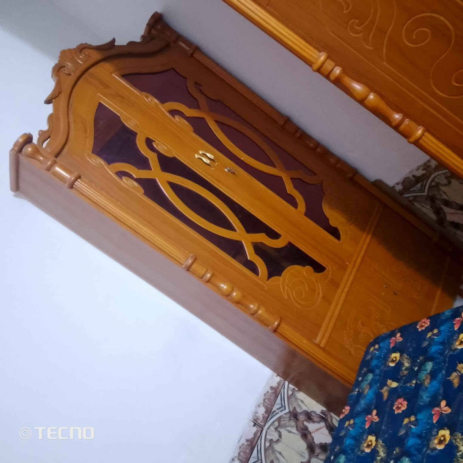 غرفه لبيع نضيفه انضف من الصوره خشب ثقيل تزكام السعر مناسب كلش
السعر خاص 
 اتصال  او مراسلة لرقم ***********
