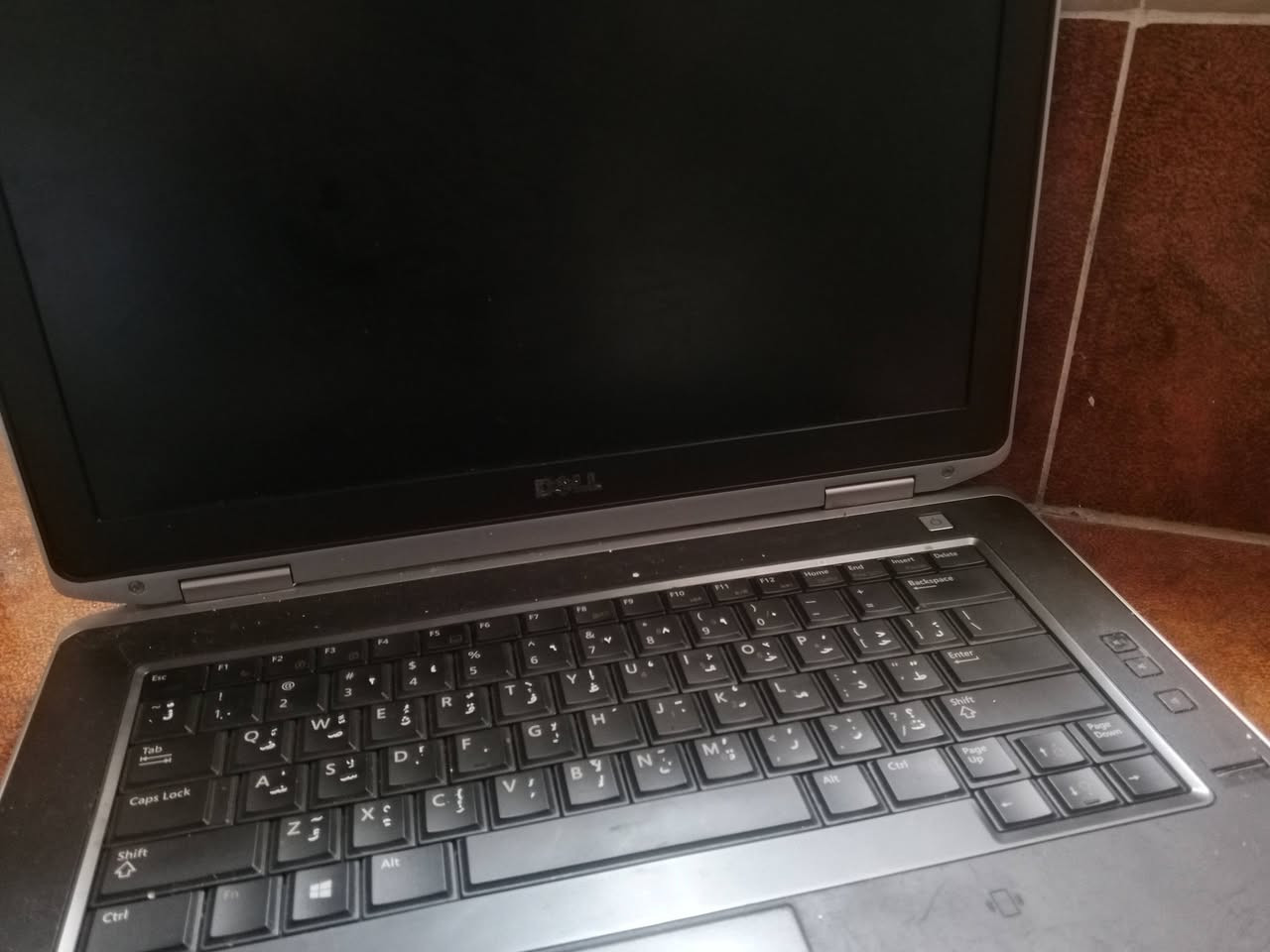 لابتوب Dell 🖥️
512 كيك 
رام 6
معالج core i5 
هارد ssd مخصص للبرامج ثقيلة والعاب وللدراسة
Windows 10 pro قابل للتحديث
كل مواصفات كدامك عشاشة 📌
مابيها اي عيب بطارية جديدة 🔋
شاحنة جديد 
سعر 180 وبيها مجال 
ماتلكة هاي المواصفات بهيج سعر 
مكاني كركوك 
***********
متوفر واتساب هم.
